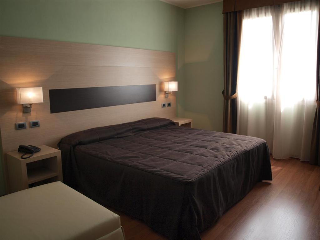 Hotel Arthur Solignano Nuovo ภายนอก รูปภาพ